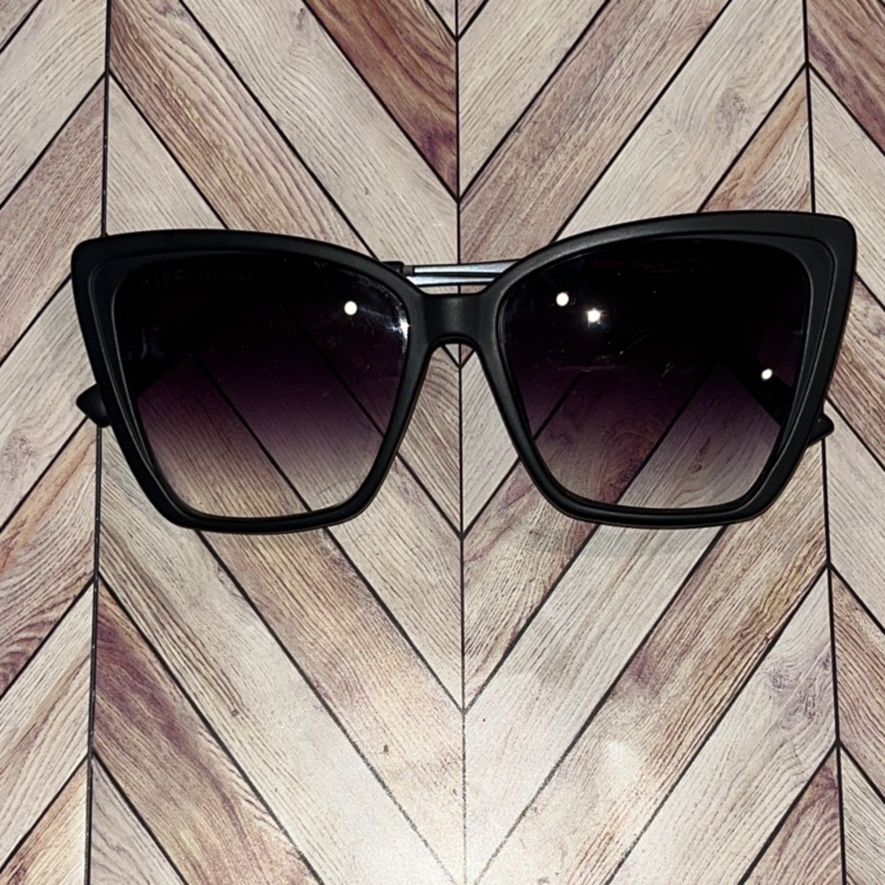 Diff eyewear oversized HEIDI Chic Black Cat-Eye Sunglasses gradient lenses